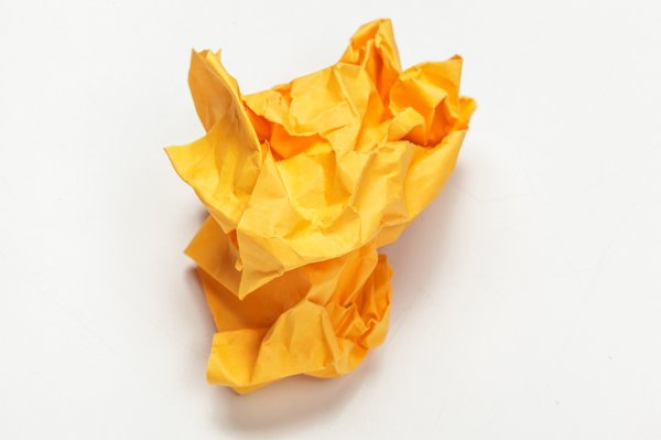 Frisure papier coloris rouge carton 10 kg : élégance et praticité